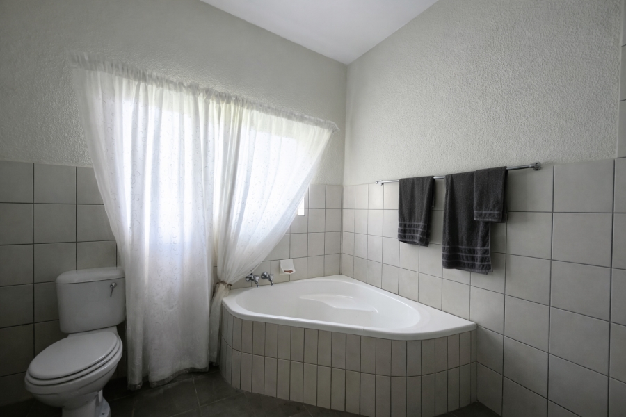 3 Bedroom Property for Sale in Protea Park North West